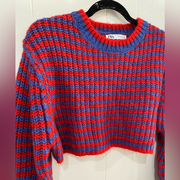 Zara Cropped ribbed stripped sweater with balloon sleeves. - Picture 2 of 6